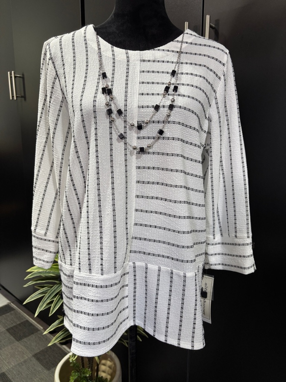 Alfred Dunner Santa Barbara 3/4 ish sleeve multi stripe pull over
